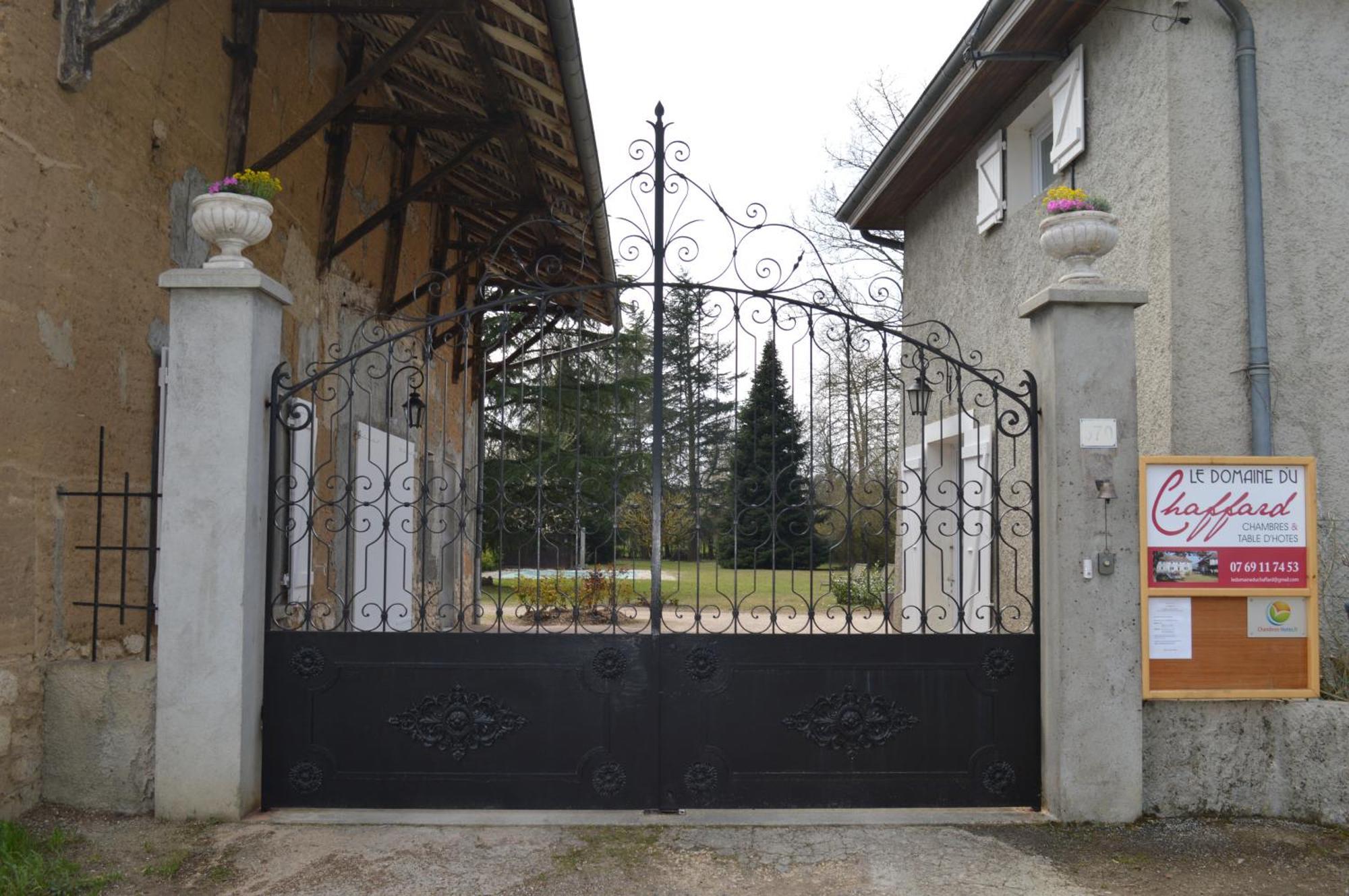 مبيت وإفطار Les Avenières Le Domaine Du Chaffard المظهر الخارجي الصورة